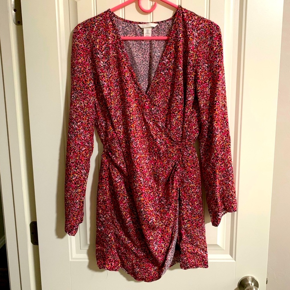 H&M Pink/Black dress Speckled Long Sleeve V-Neck Wrap Style Min Women’s Medium